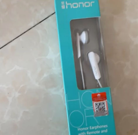 荣耀am110赠品，全新未使用，包装都在，...