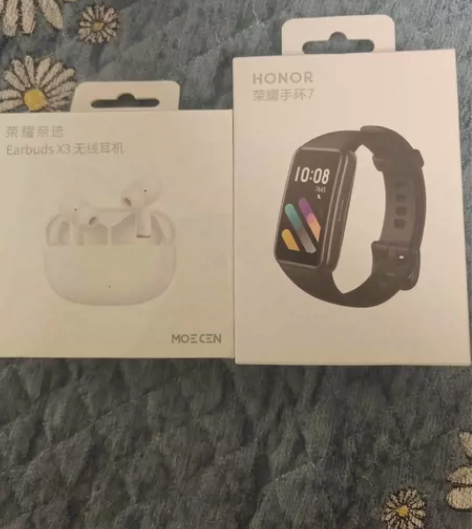 全新未拆荣耀手环7+荣耀X3无线耳机，打包...