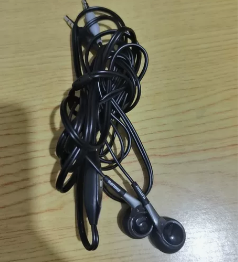 飞利浦。双头耳塞耳麦。 听筒和耳麦分离，双...