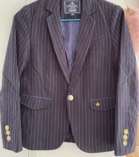 卡米尼儿童西装外套150/72 感兴趣的话...