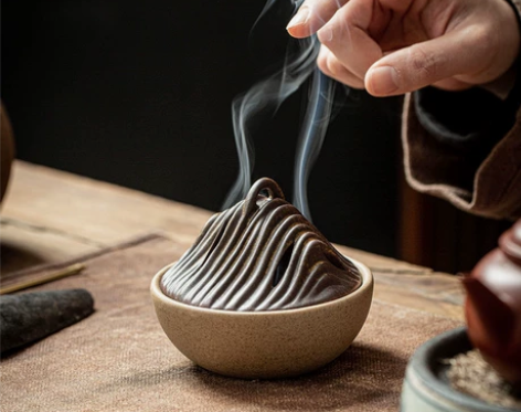 处理!小山峦盘香炉家用室内檀香沉香陶瓷香薰...