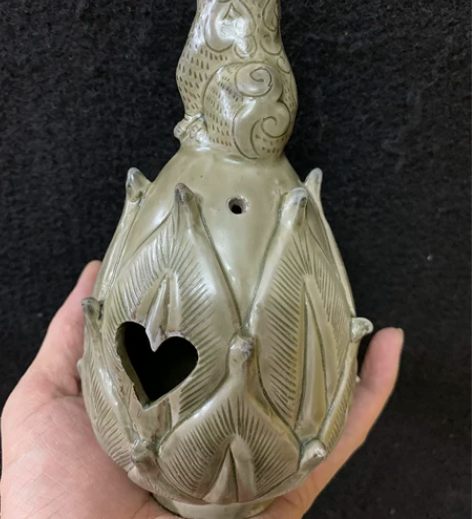 青瓷香薰。喜欢的私下询价。 感兴趣的话点“...