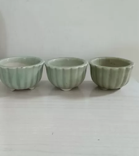 龙泉窑,瓜棱口小香炉,保到六七十年代。全品...