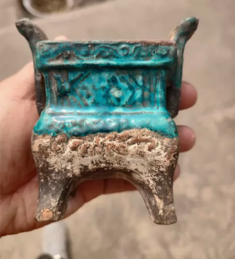 乡下一线收获朋明代孔雀蓝釉香炉，一眼老货，...