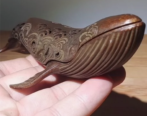 乡下收来的古玩杂项老铜鲸鱼香薰炉小摆件 铸...