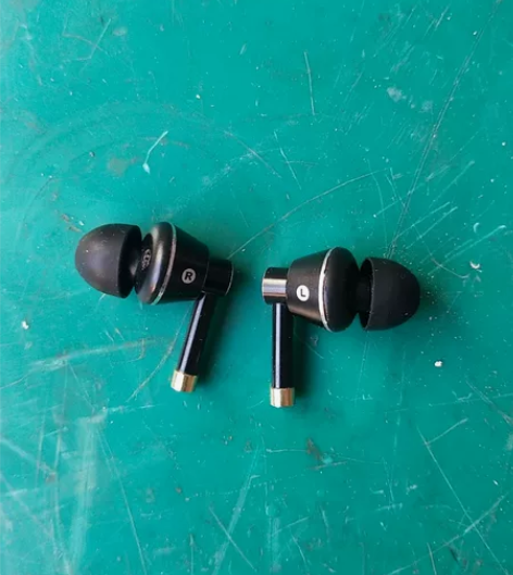 万魔e1017改mmcx圈铁耳机，钛膜动圈...