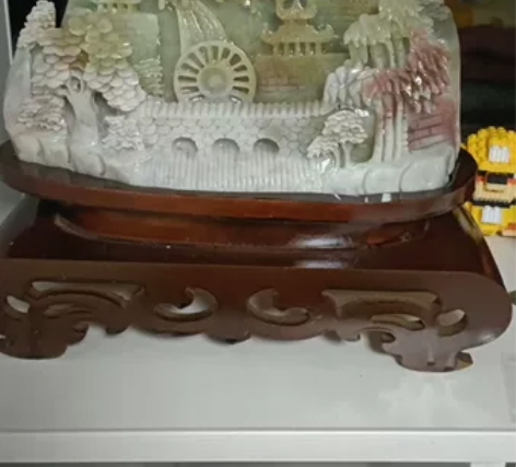 岫玉花玉山水摆件，精品工艺，红绿黄白四色料...