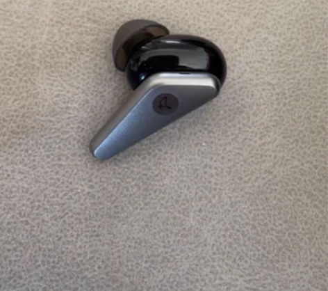 小鸟 track air+左边 感兴趣的话...