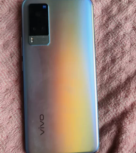 vivo X60，1年多的机器啊，CPU虚...