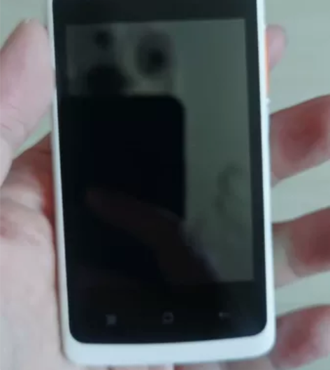 自己收藏oppor811手机，品相新，正常...