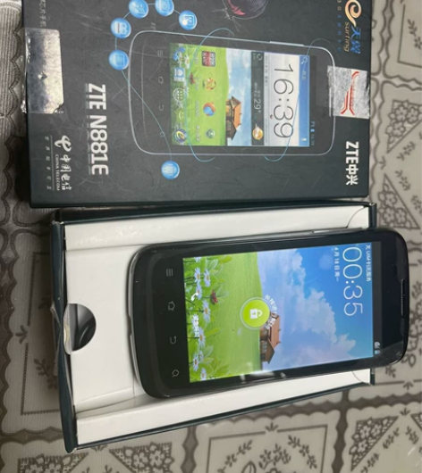 压箱底翻出来的，中兴N881E，3G手机，...
