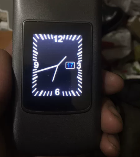 个人闲置，一个中兴翻盖手机，机器没有毛病，...