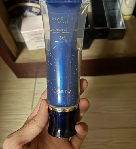 美挚颜洗面奶巨藻净透洁颜乳，卸妆和洁面一起...