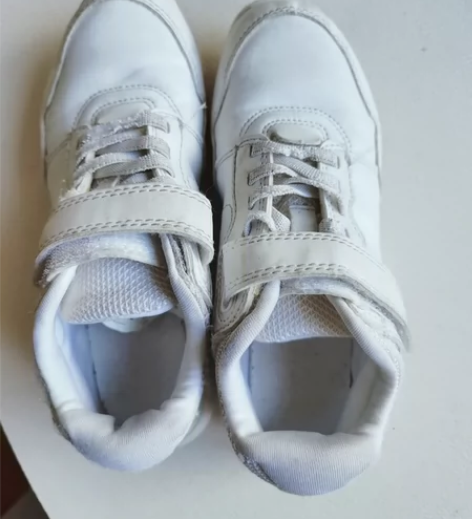 迪卡侬小白鞋，男女宝均可穿 31码，内长1...