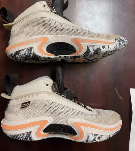 男童篮球 耐克 38 有瑕疵 不议价不退货...