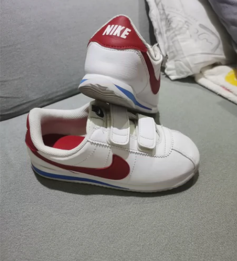 换季了，儿子要穿11C的了，耐克10C毛毛...