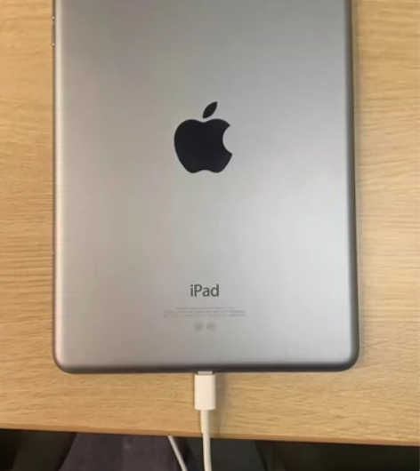 九成新 苹果 mini2 国行可WIFI版...