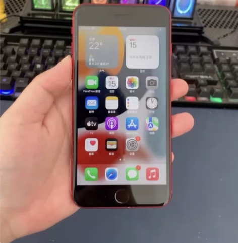 苹果iPhone8p   64g  几乎全...