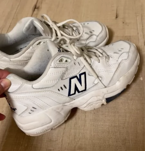 新百伦 白色运动鞋，在专柜买的，肯定正品，...