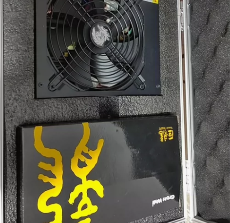 出一个长城巨龙1250瓦金牌铝箱版全模组电...