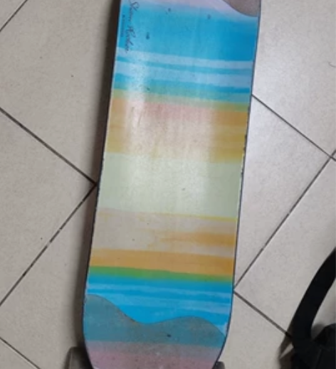 出滑板 宝八百多入的，现在没时间玩了，低价...