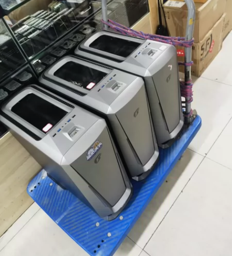 四台七彩虹（Colorful）iGame ...