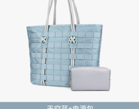 ?单肩电脑包14寸，室内暖光灯拍 容量挺大...