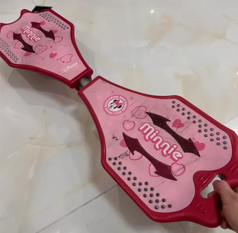 5成新迪士尼滑板儿童蛇形板游龙板活力两轮摇...