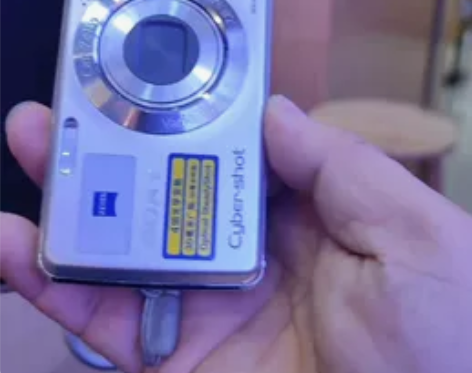 索尼Dsc w220数码相机，品相非常新9...