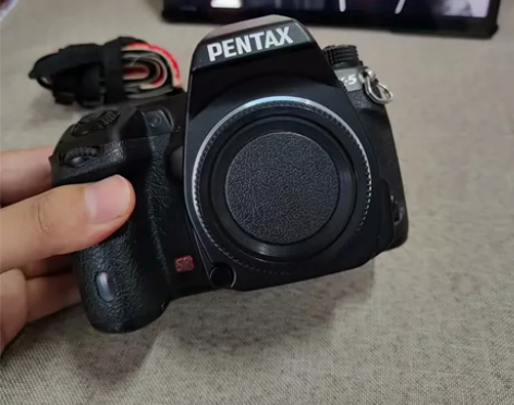 宾得k5 成色如图一般吧，底部有些掉漆全金...