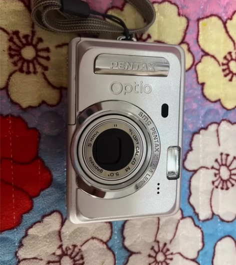 宾得s55数码相机一台，品相如图，开机能用...