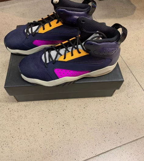 jordan乔丹中帮篮球鞋 全新 全盒 1...