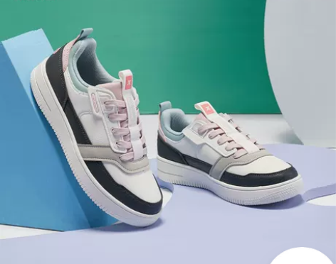 特步女鞋板鞋2022年夏季休闲鞋轻便潮鞋子...