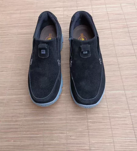 二手骆驼41码休闲鞋 鞋子保证正品  没有...