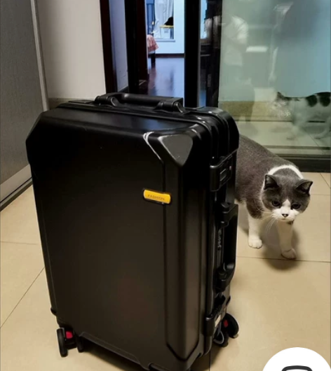 【原价700多】袋鼠行李箱全新铝框库存积压...