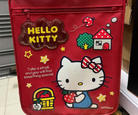 女宝行李箱，hellokitty正品，几乎...