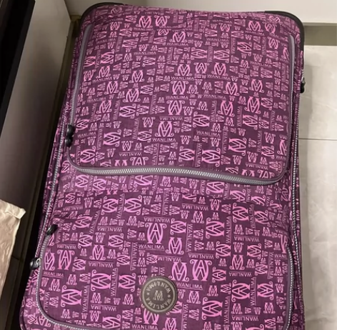 万里马行李箱，挺大一个，天津河东区自提 感...