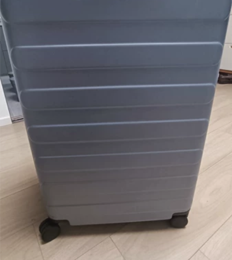 蜜月旅行中箱子坏了，着急买了一个，结果尺寸...