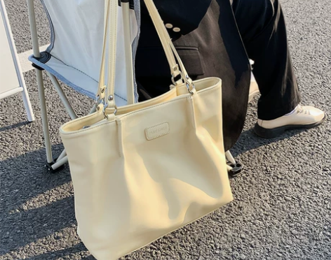 全新没背过，还有外包装 包包女大容量202...