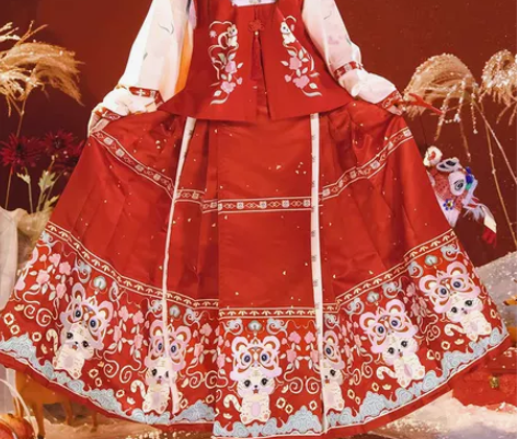 #明制汉服 #红色汉服 新年汉服，仅穿一次...