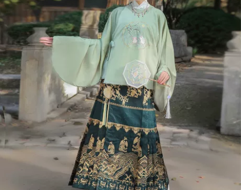 原创明制汉服女中国风袄裙圆领袍齐腰织金马面...