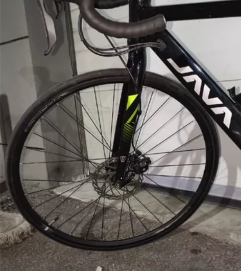 出辆JAVA VELOCE公路车，去年底买...