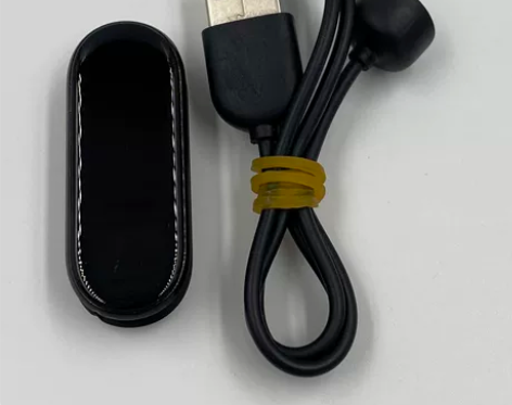 9成新小米手环6 系列 使用磨损明显 ，屏...