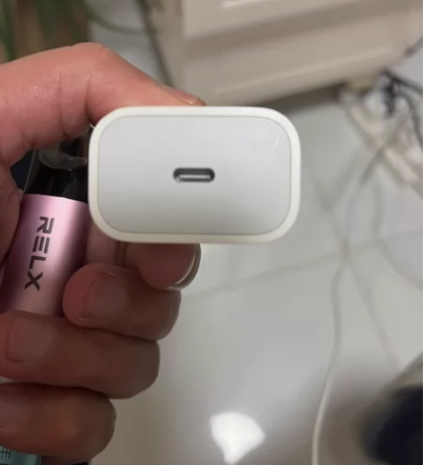 苹果原装充电头，20w，95新，30不包邮...