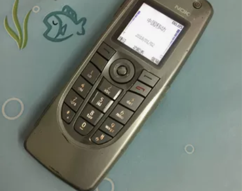 诺基亚9300经典翻盖收藏怀旧手机感兴趣的...