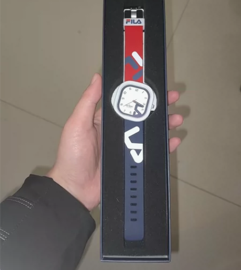斐乐手表，原价369，原装正品，官网可查，...