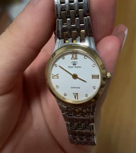 天王手表 成色非常新 带上非常气质适合手腕...