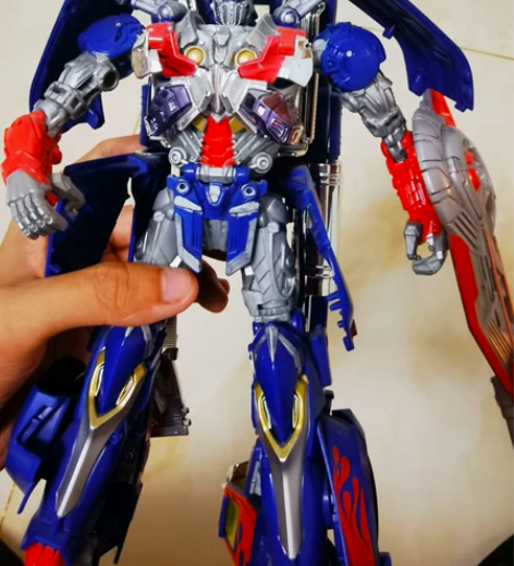 孩之宝L级擎天柱，重涂了一下头部更还原电影...