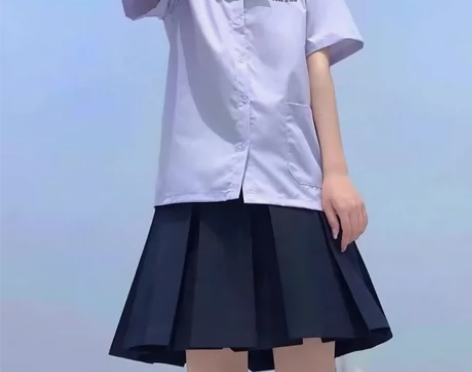 出泰国校服一套 只穿了两个小时拍照片用，未...