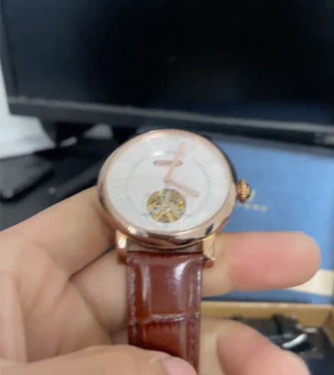 罗宾尼机械手表，戴了3个月，一直放在那里闲...